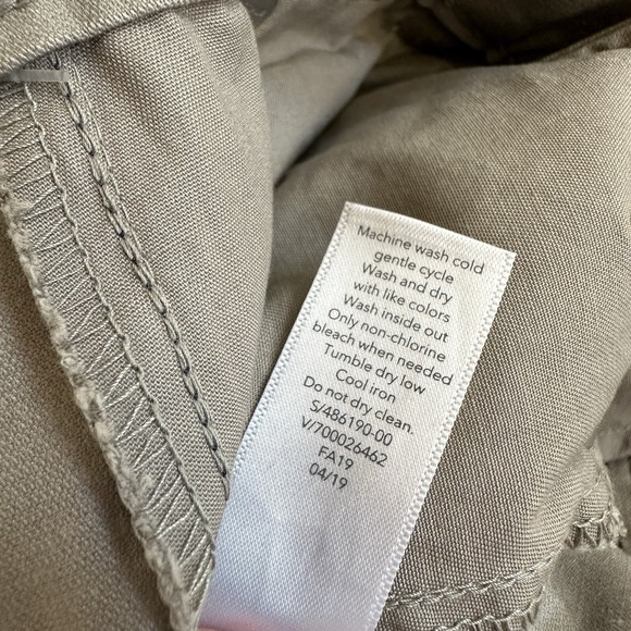 NWT Athleta Summit Cargo Pants Women's 2 Beige Utility UPF Relaxed Fit Carpenter - Picture 12 of 16